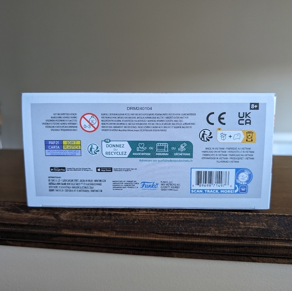 Funko Pop Shanks Wanted Poster One Piece C2E2 Expo Limited Edition - Picture 5 of 7